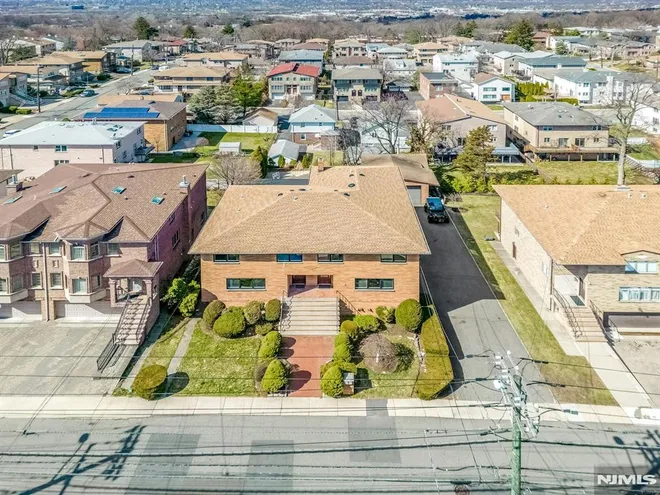 2413 Hammett, Fort Lee, NJ 07024