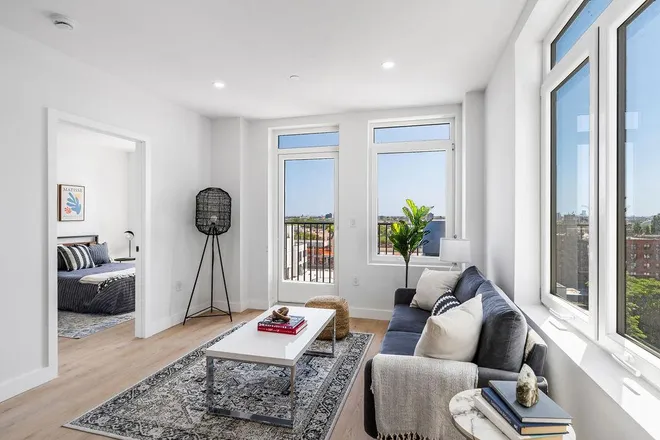 26-01 4th Street #8-H, Astoria, NY 11102