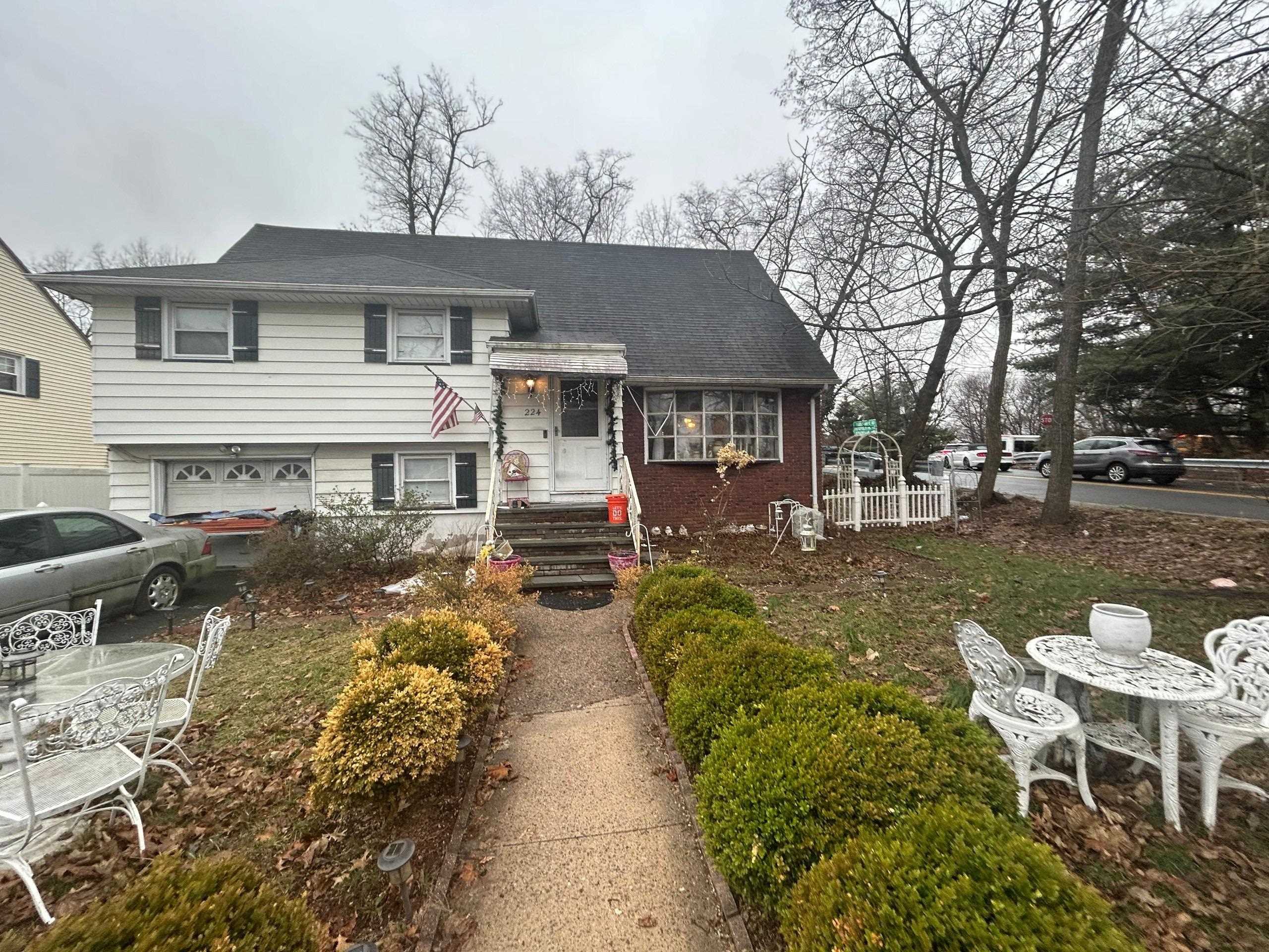 224 KINGS Court, Teaneck Township, Teaneck, NJ 07666 - Property photo 2 of 2