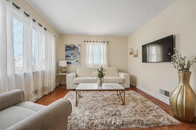 158 CHARLTON Avenue, Lodi, NJ 07644