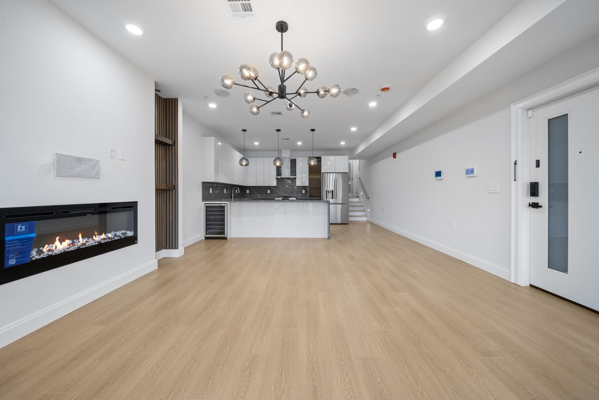 3447 JOHN F KENNEDY Boulevard, Jersey City, JC Heights, NJ 07307 - Property photo 4 of 22