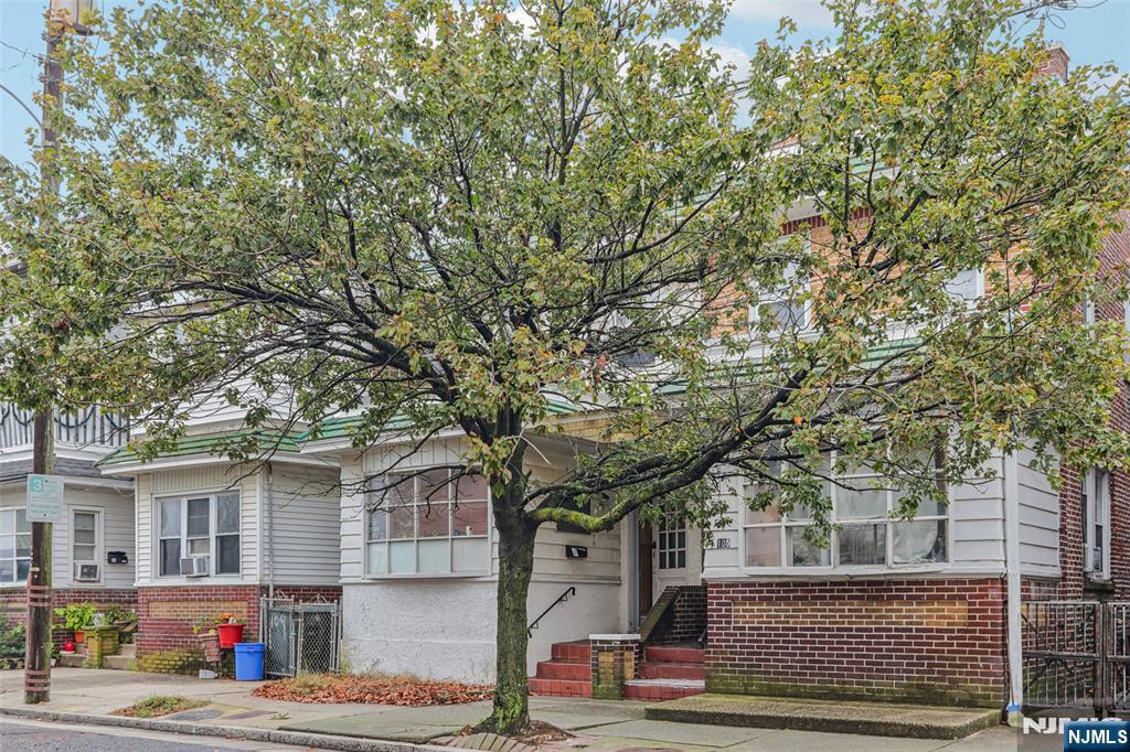107 Saint Davids, Atlantic City, Atlantic City, NJ 08401 - Property photo 2 of 26
