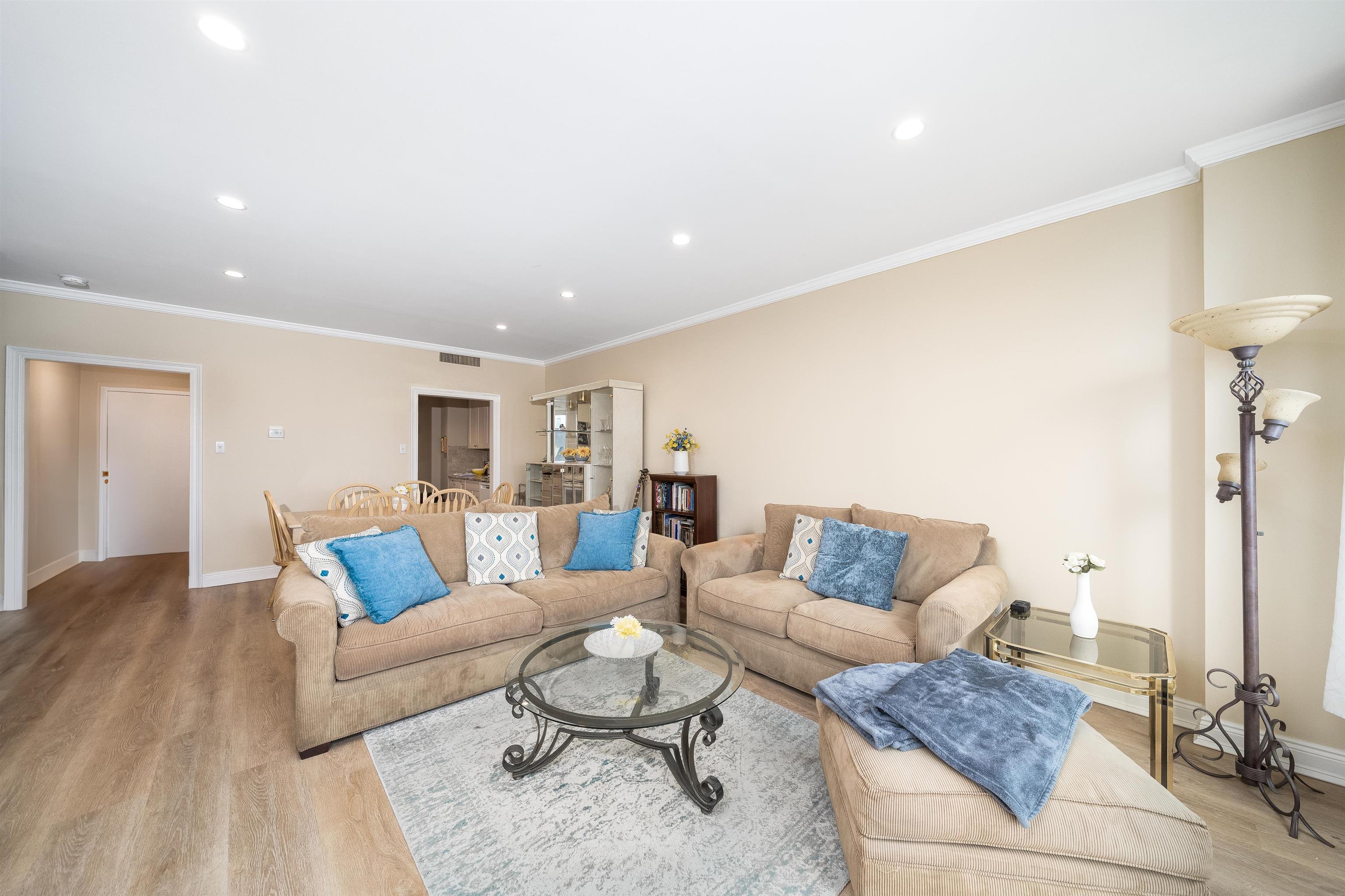 201 SHEARWATER Court WEST, Jersey City, JC Greenville, NJ 07305 - Property photo 5 of 38