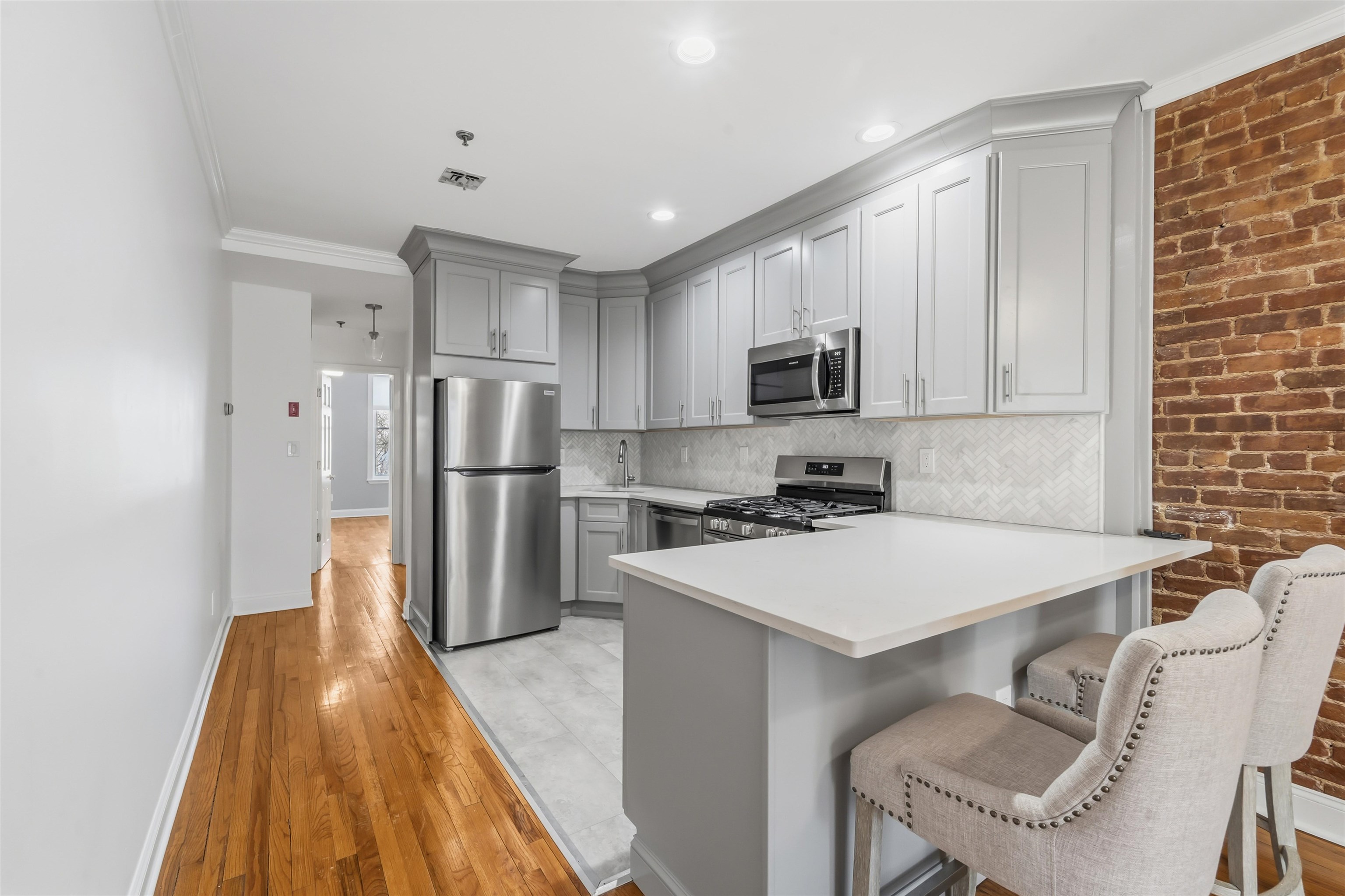919 PARK Avenue, Hoboken City, Hoboken, NJ 07030 - Property photo 5 of 23