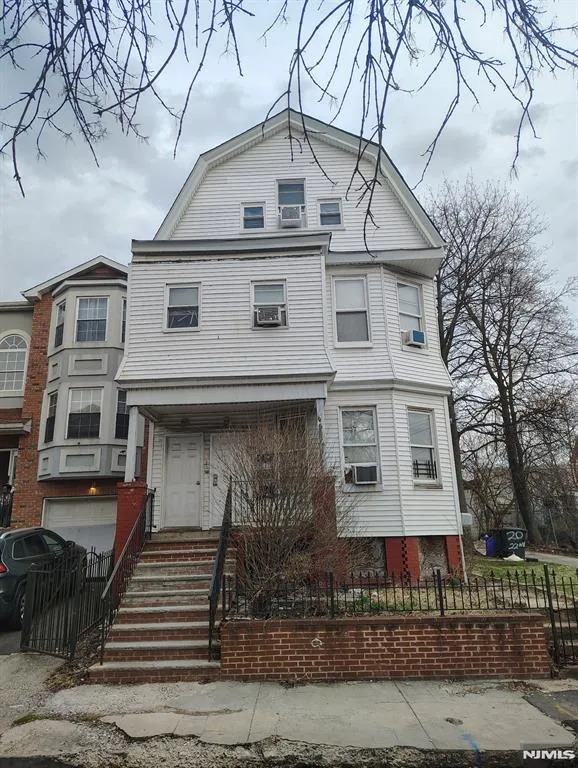 20 22nd, Irvington, NJ 07111