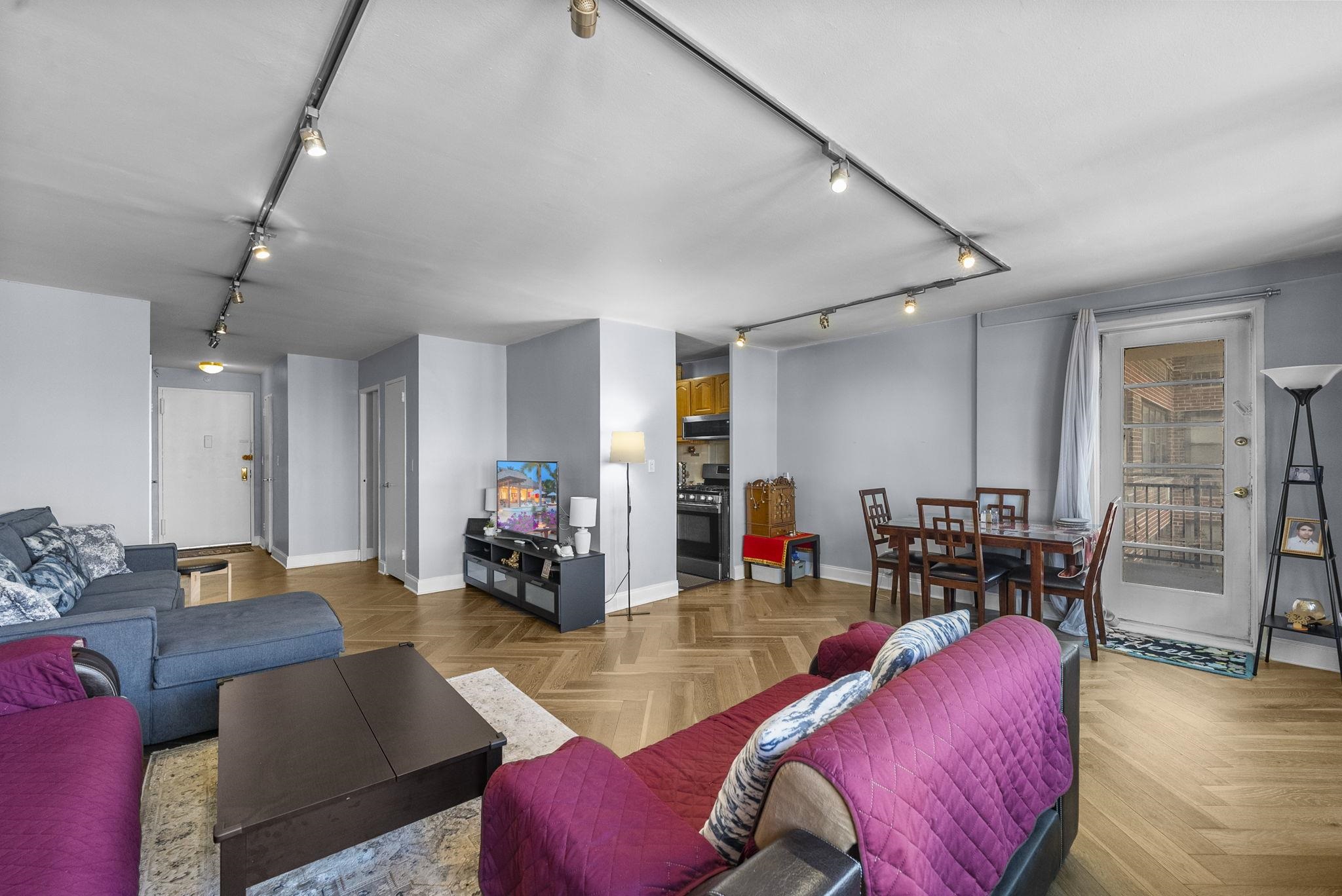 10 HURON Avenue, Jersey City, JC Journal Square, NJ 07306 - Property photo 2 of 37