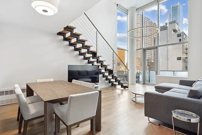 464 West 44th Street #PHC, New York, NY 10036