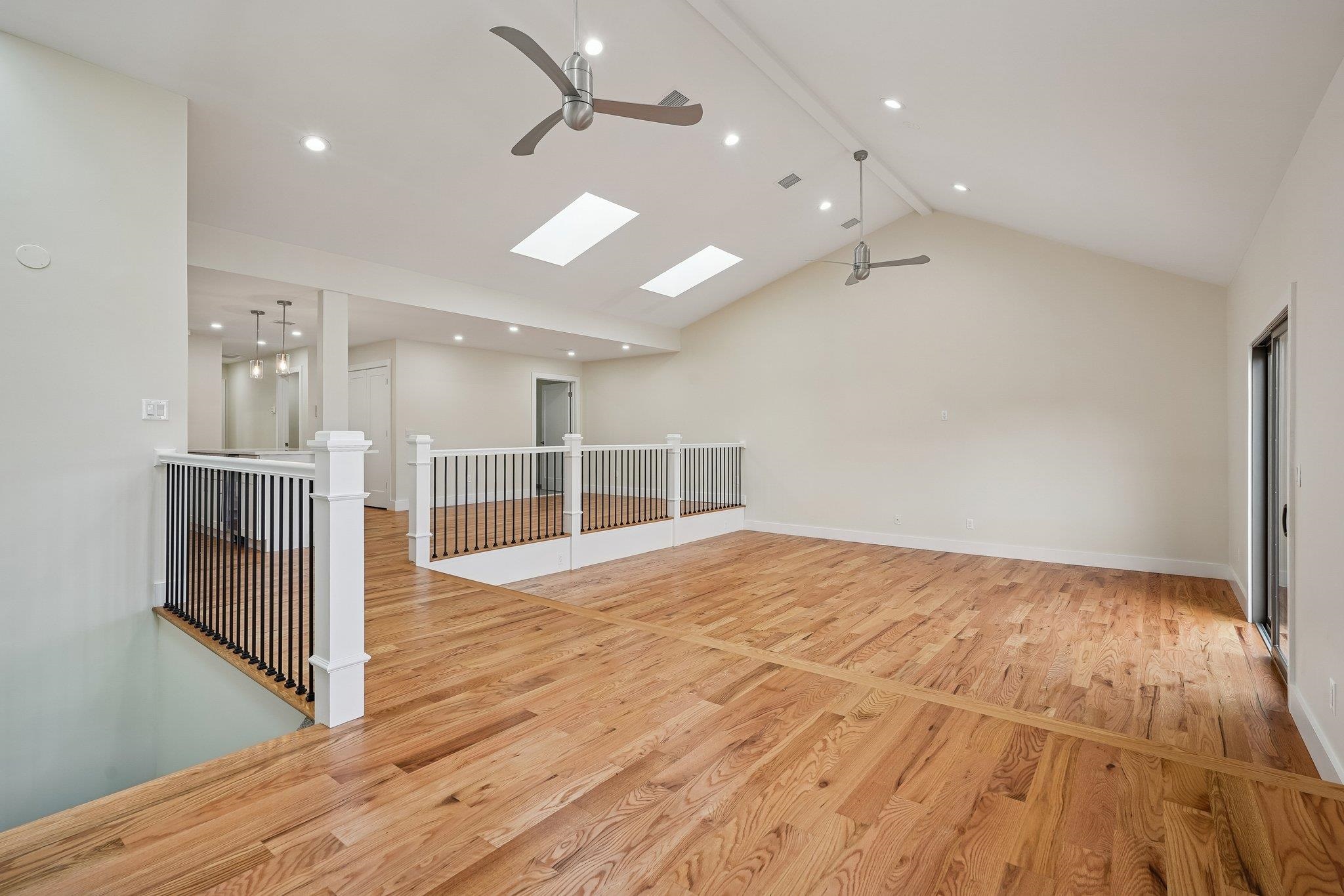 927 PAVONIA Avenue, Jersey City, JC Journal Square, NJ 07306 - Property photo 2 of 27
