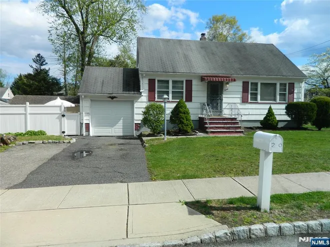 20 Saint Charles, Caldwell, NJ 07006