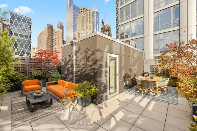 310 West 52nd Street #6E, New York, NY 10019