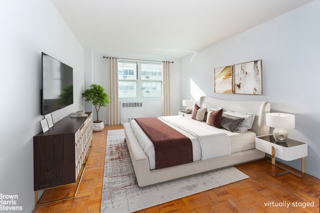 315 East 70th Street #8G, Lenox Hill, Manhattan, NY 10021 - Property photo 3 of 11