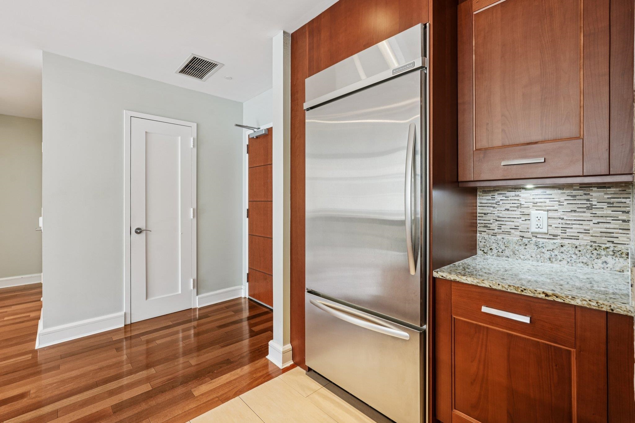 8100 RIVER Road, North Bergen Township, North Bergen, NJ 07047 - Property photo 4 of 50