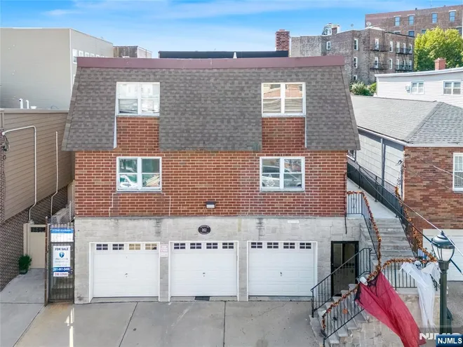 161 18th #10C, Union City, NJ 07087