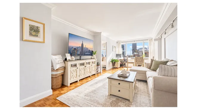 444 East 75th Street #17E, New York, NY 10021