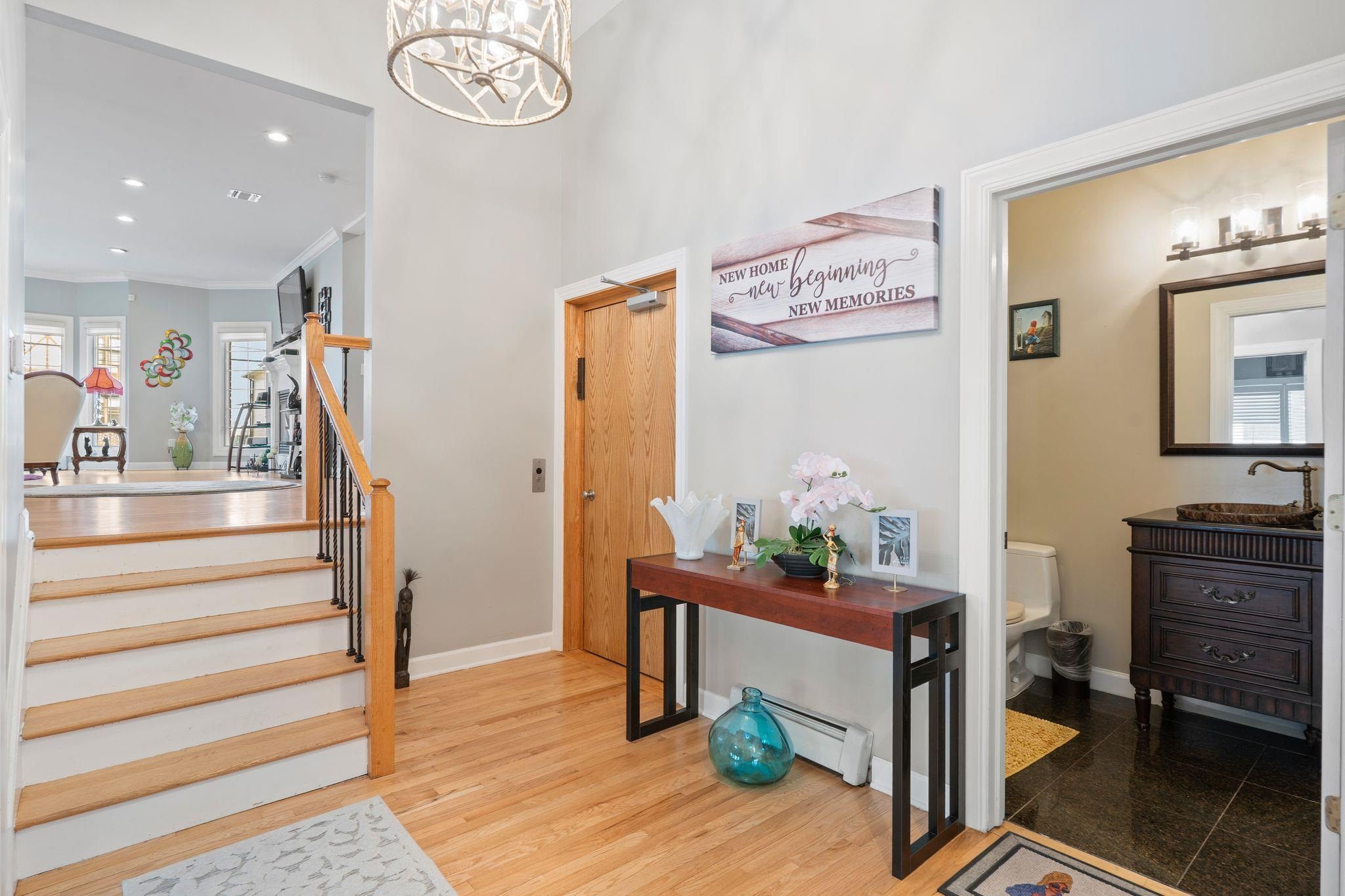 88 MYRTLE Avenue, Edgewater Borough, Edgewater, NJ 07020 - Property photo 5 of 49