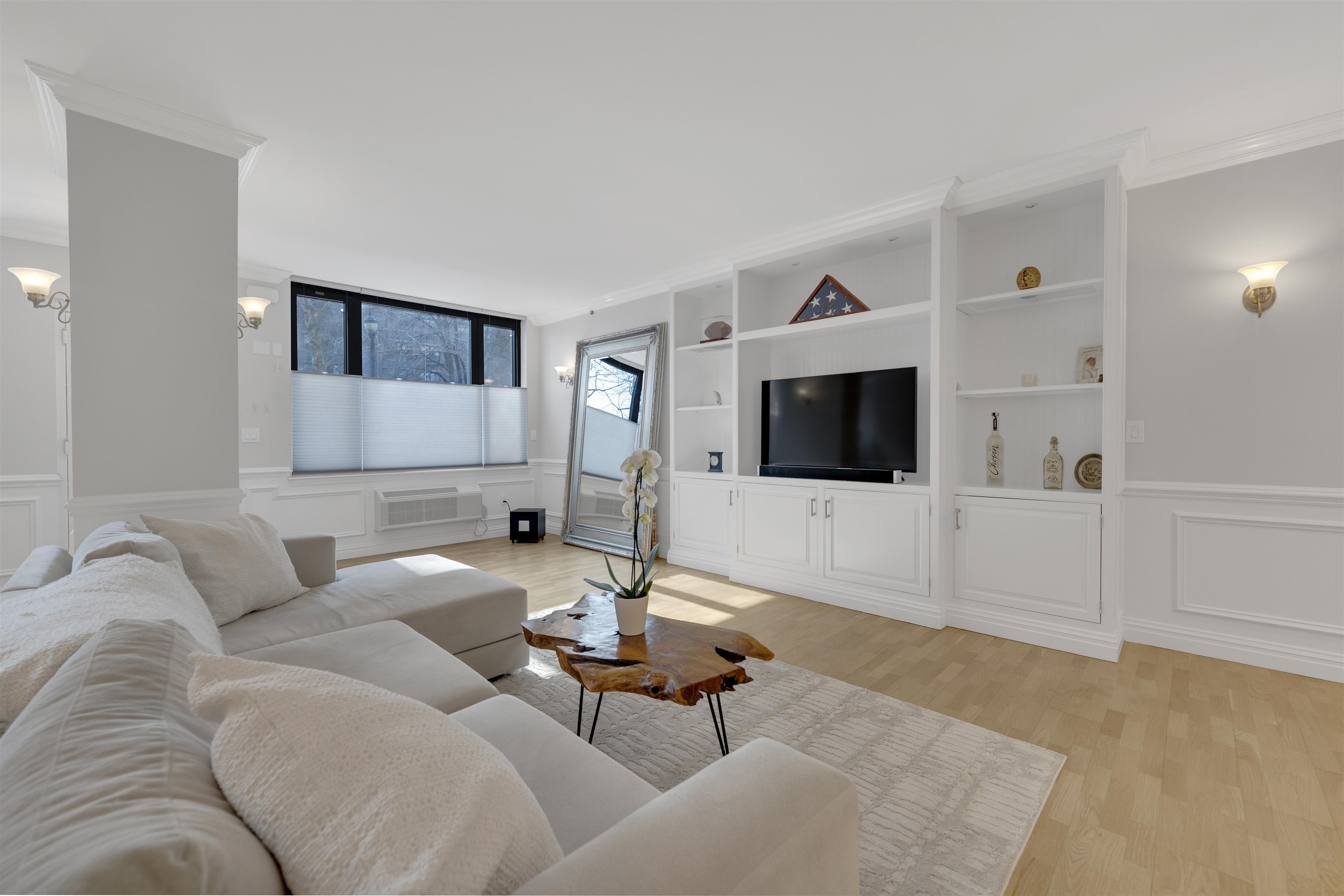 2 CONSTITUTION Court, Hoboken City, Hoboken, NJ 07030 - Property photo 4 of 32