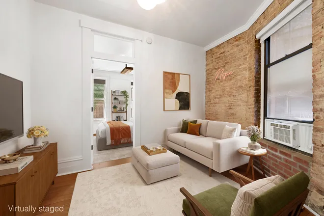 715 9th Avenue #3RN, New York, NY 10019