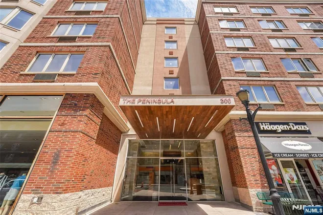 2305 City, Edgewater, NJ 07020