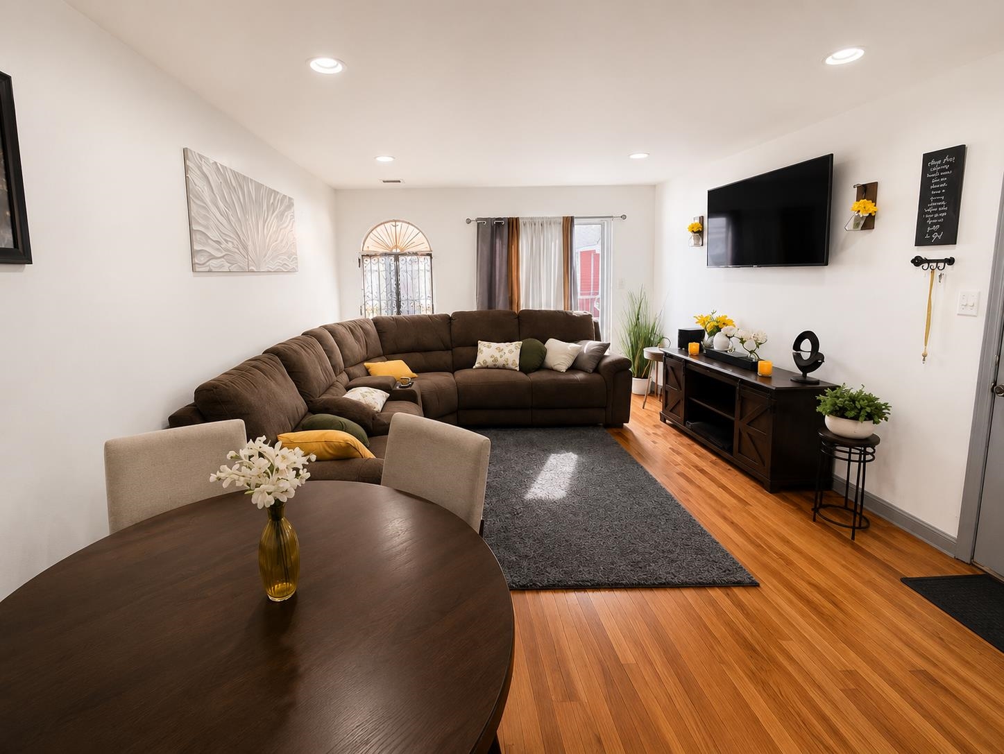88 BROWN Place, Jersey City, JC Greenville, NJ 07305 - Property photo 2 of 12