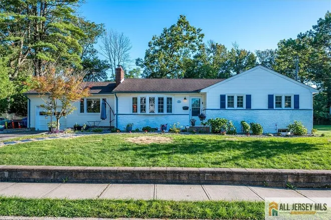 228 Norris Avenue, North Metuchen, NJ 08840