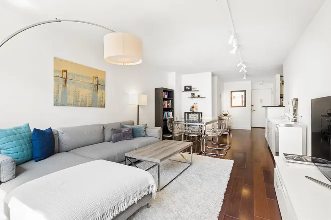 200 East 27th Street #5-B, New York, NY 10016