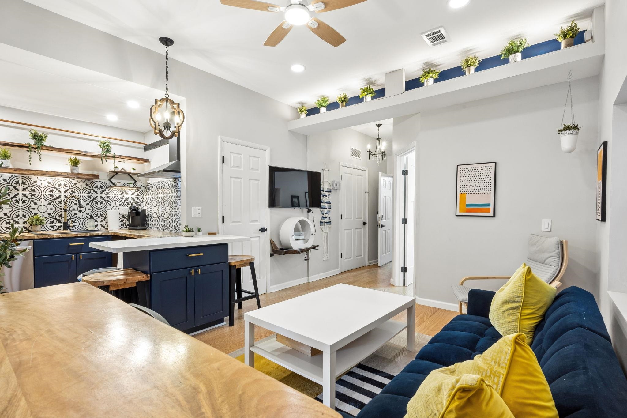 242 BALDWIN Avenue, Jersey City, JC Journal Square, NJ 07306 - Property photo 5 of 47