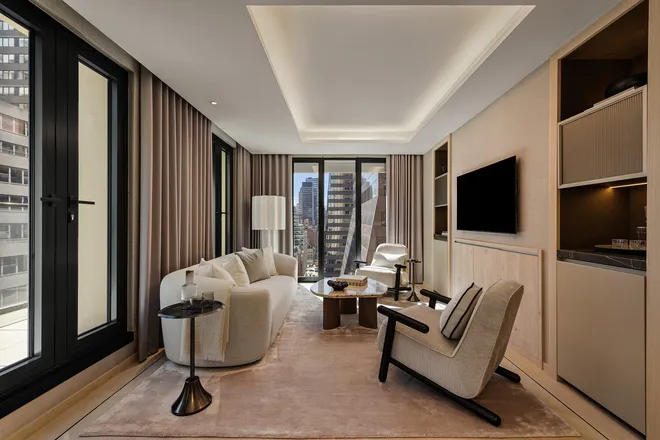 685 5th Avenue #16D, New York, NY 10022