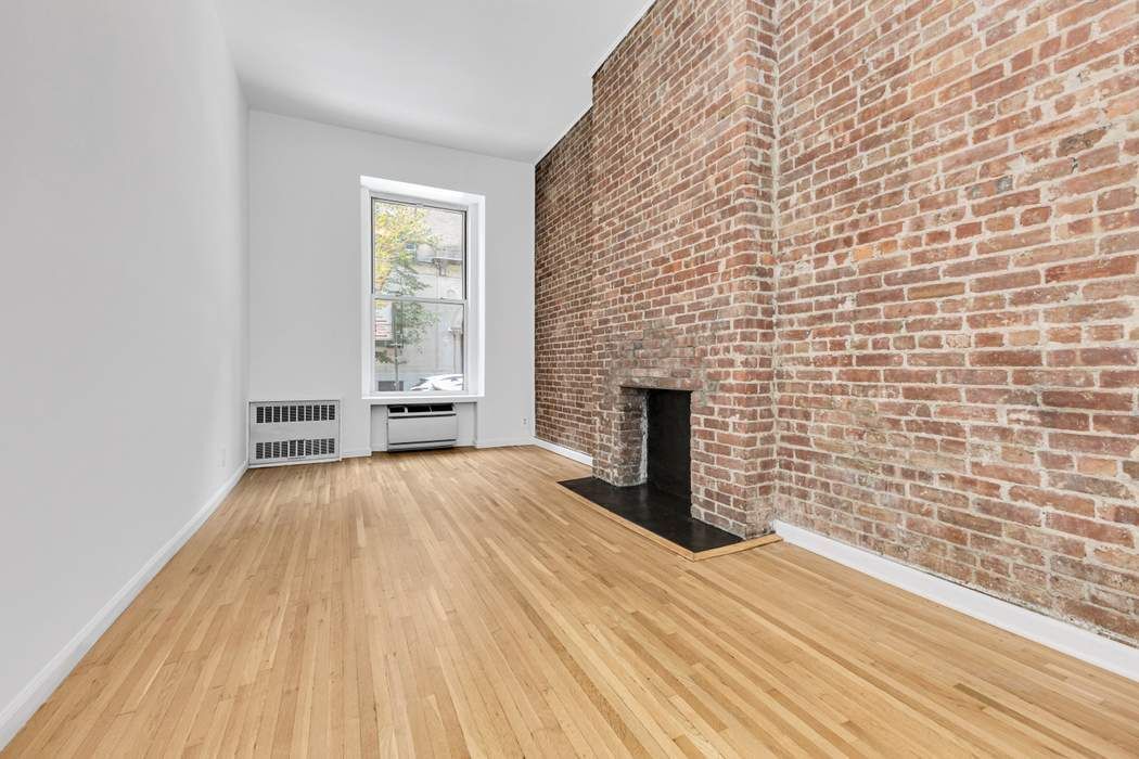 419 East 87th Street #A, Yorkville, Manhattan, NY 10128 - Property photo 2 of 11