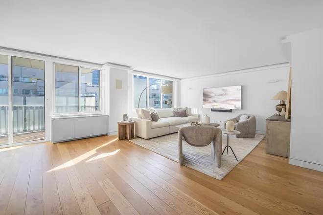 220 East 65th Street #21-M, New York, NY 10065