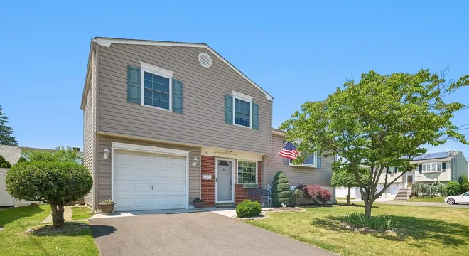 53 ORCHARD Street, CARTERET, NJ 07008