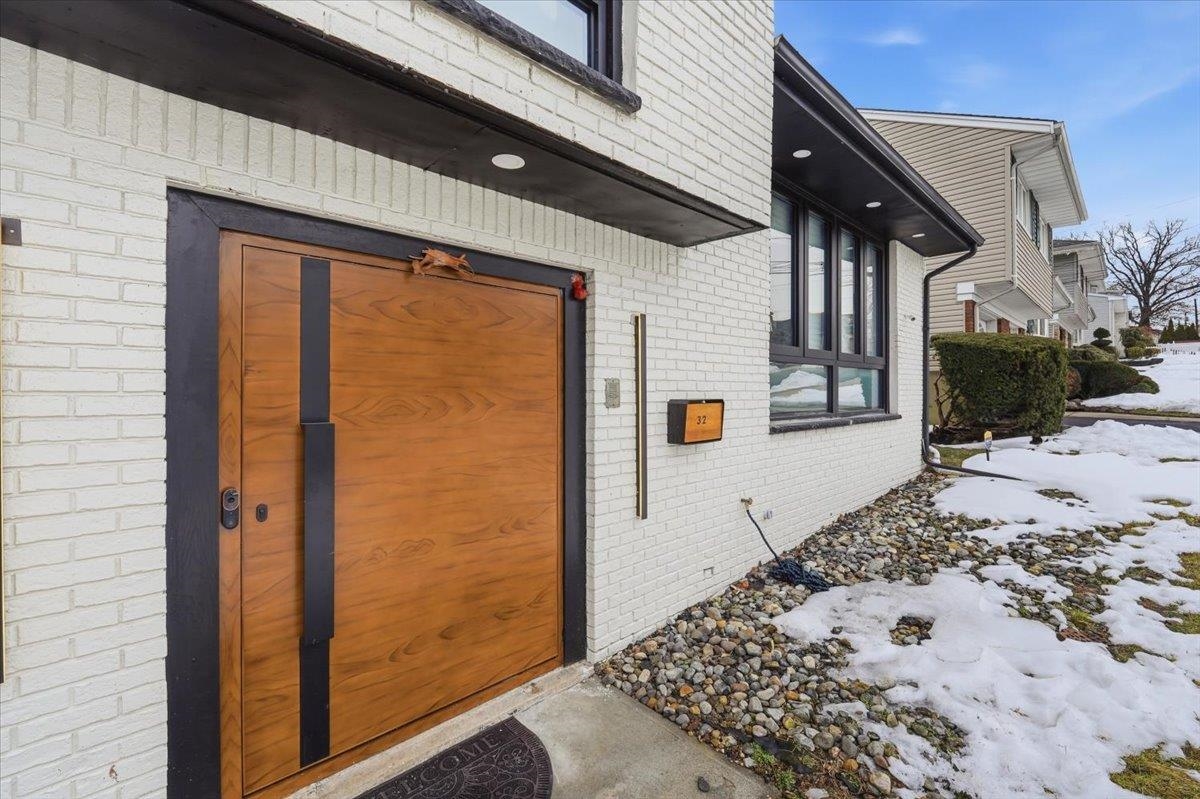 32 LUHMANN TERRACE, Secaucus Town, Secaucus, NJ 07094 - Property photo 2 of 45