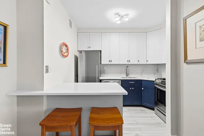 300 East 40th Street #19V, New York, NY 10016