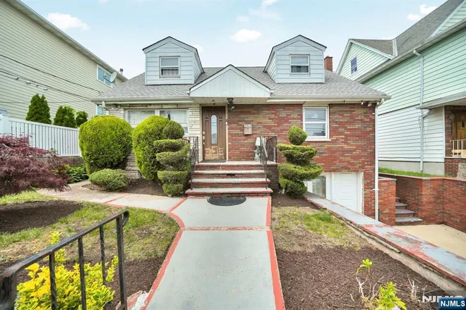 161 Plauderville, Garfield, NJ 07026