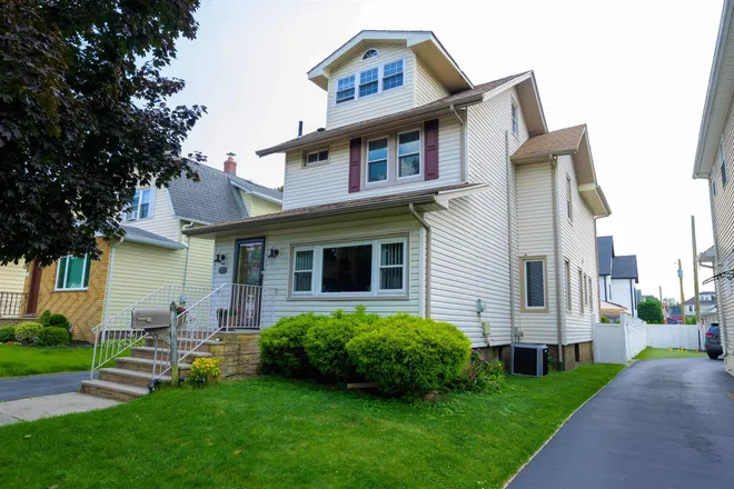 126 POST Avenue, Lyndhurst, NJ 07071