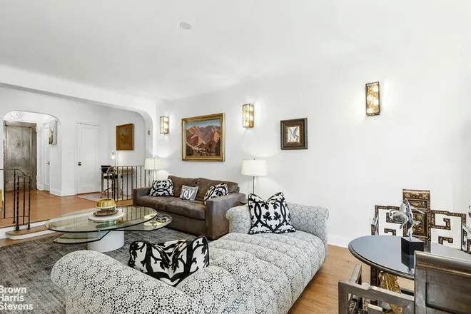 357 West 55th Street #5J, New York, NY 10019