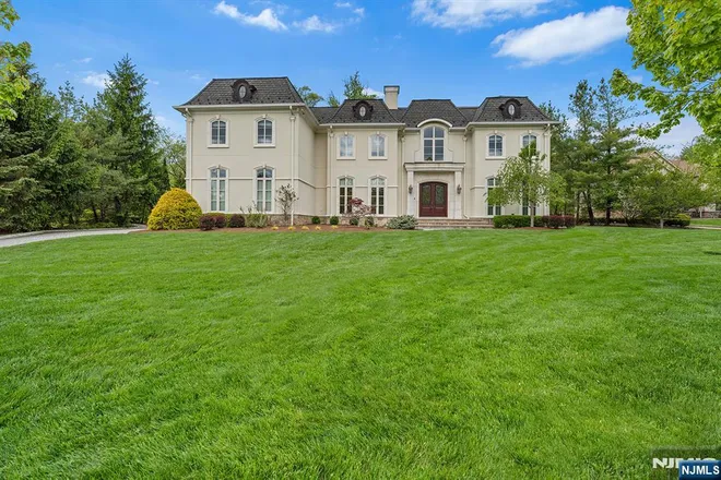1 Sandstone, Upper Saddle River, NJ 07458