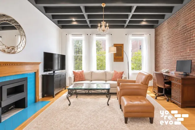 139 West 85th Street #4, New York, NY 10024