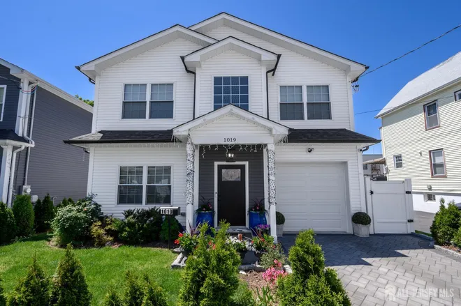 1019 Bishop Evans Way, Saint George, NJ 07036