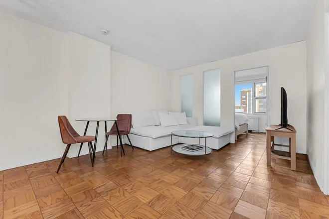305 East 24th Street #10-L, New York, NY 10010