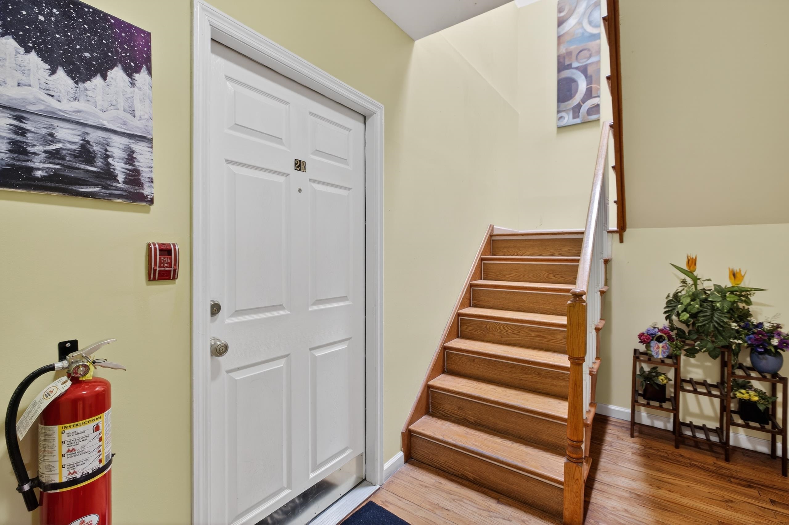 15 JEFFERSON Avenue, Jersey City, JC Heights, NJ 07306 - Property photo 2 of 20