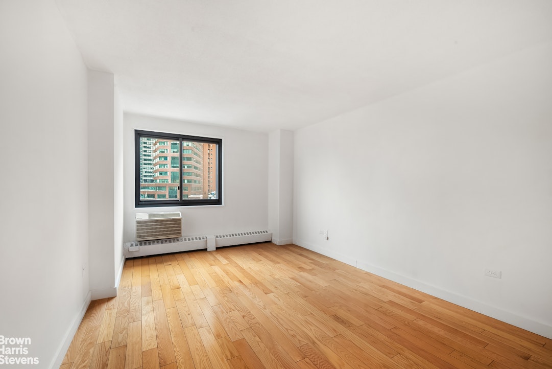 100 BEEKMAN Street #8H, South Street Seaport, Manhattan, NY 10038 - Property photo 3 of 7