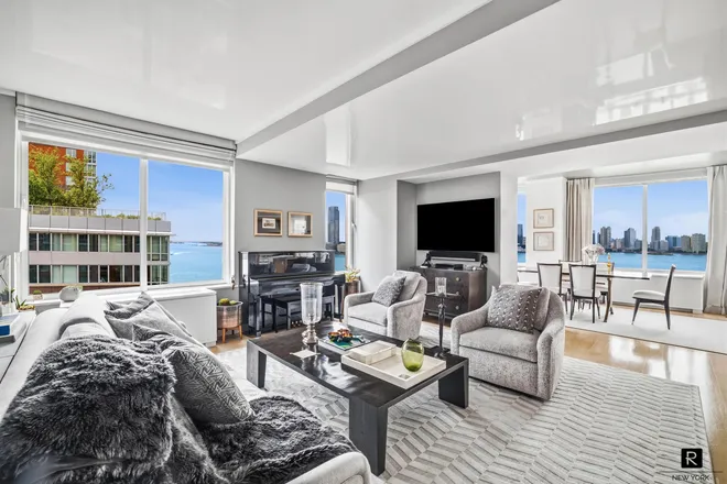 212 Warren Street #17-C, New York, NY 10282