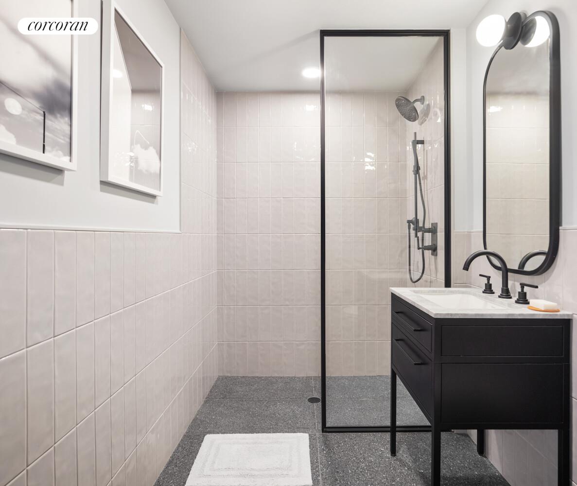 547 West 47th Street #606, Hell's Kitchen, Manhattan, NY 10036 - Property photo 5 of 29