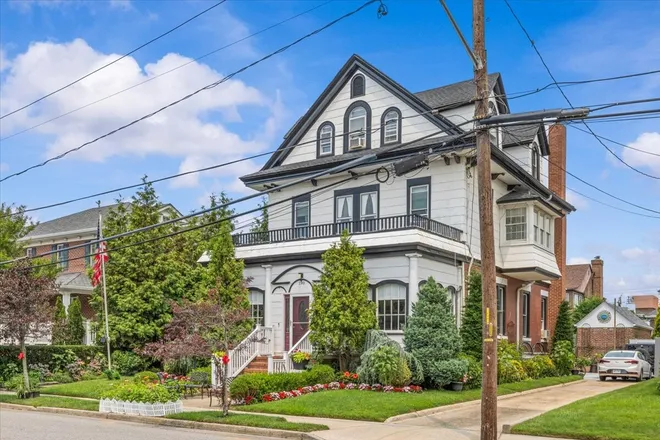 190 BEACH 137th Street, Belle Harbor, NY 11694