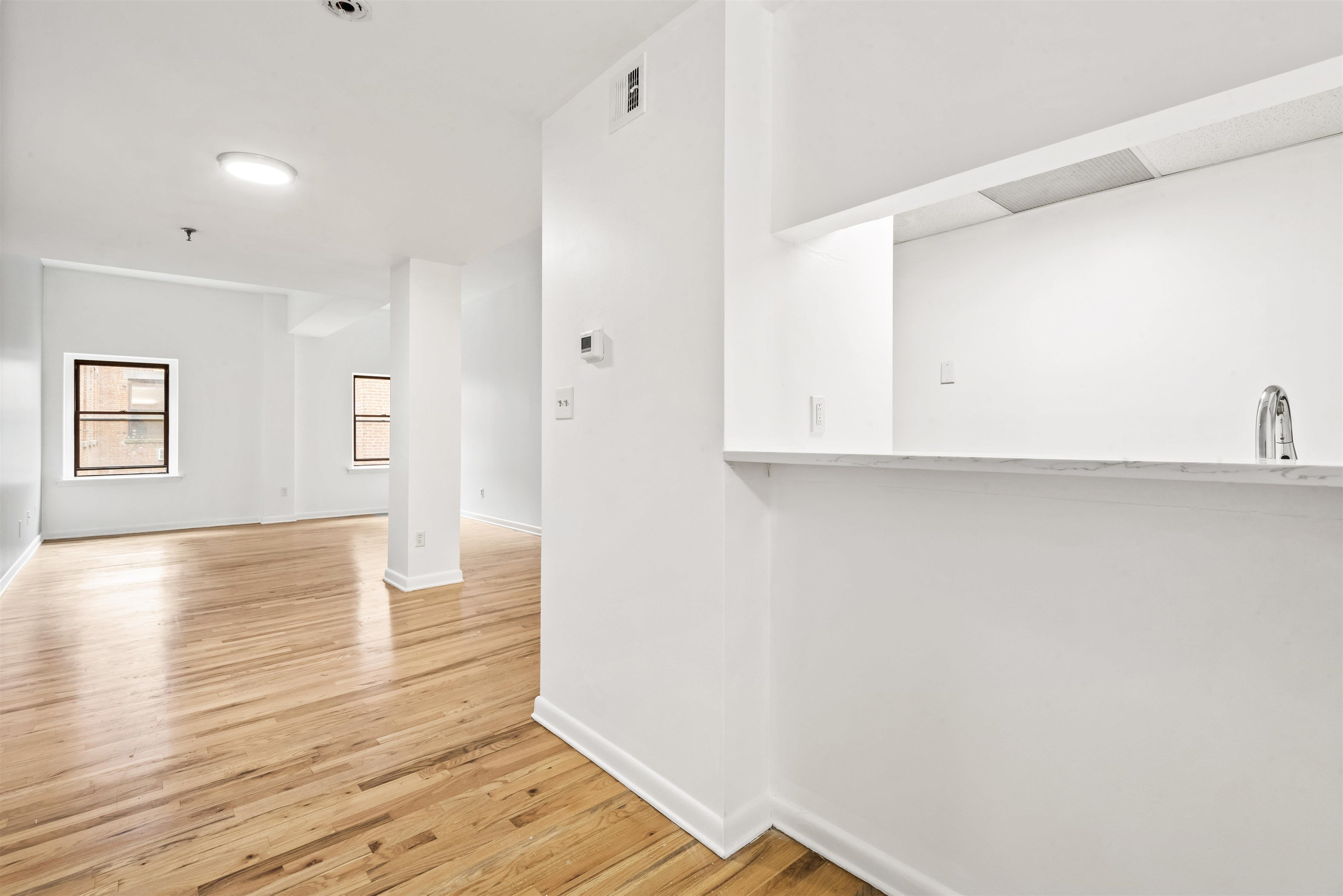 227 CHRISTOPHER COLUMBUS Drive, Jersey City, JC Downtown, NJ 07302 - Property photo 2 of 21
