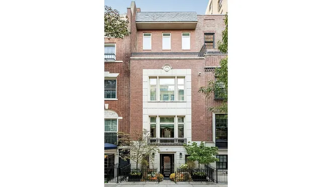 67 East 82nd Street, New York, NY 10028
