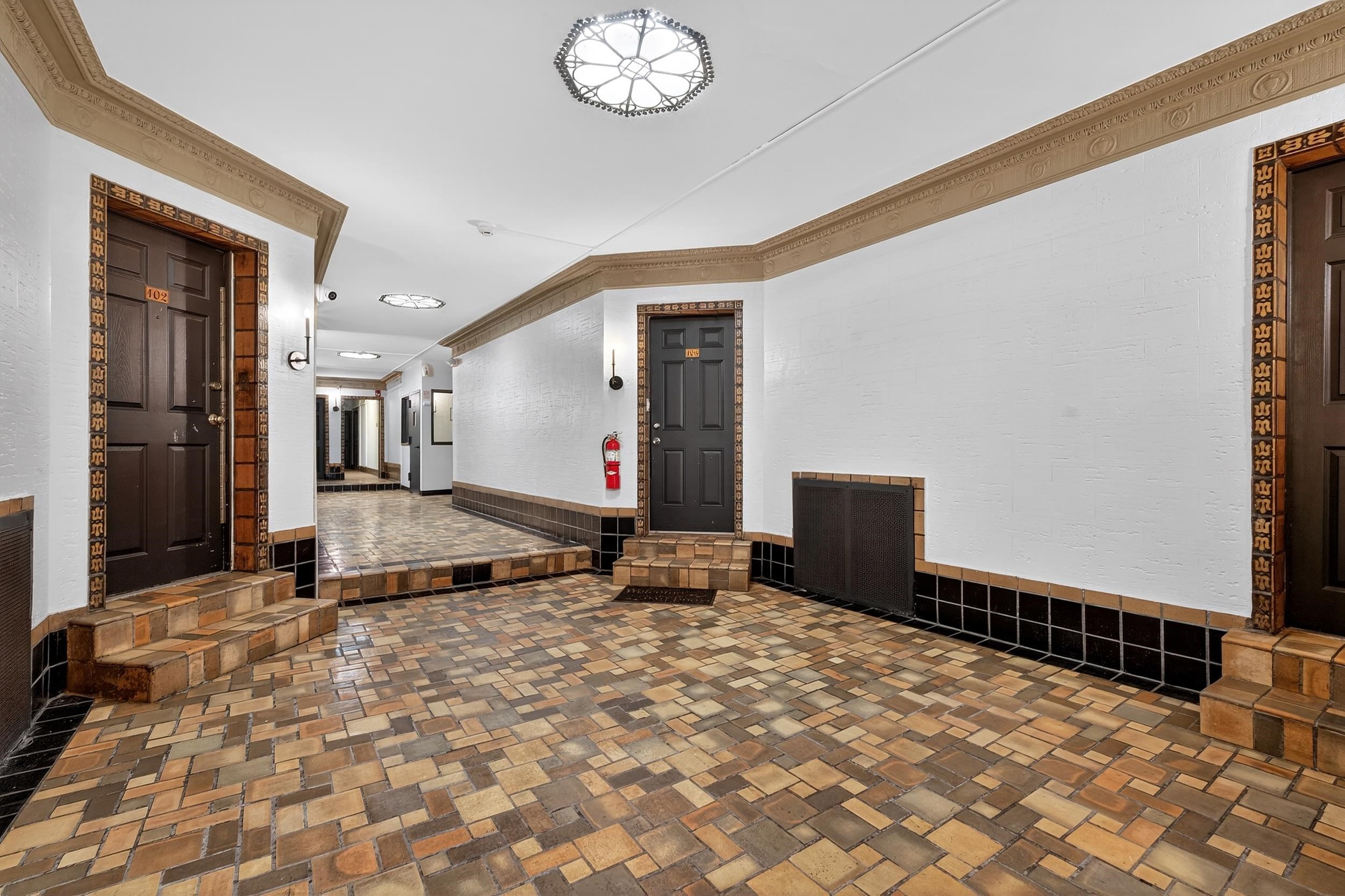 107 KENSINGTON Avenue, Jersey City, JC Journal Square, NJ 07306 - Property photo 4 of 25