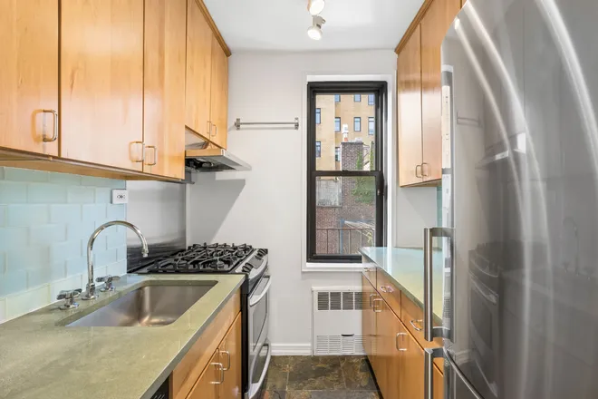 100 West 12th Street #5A, New York, NY 10011