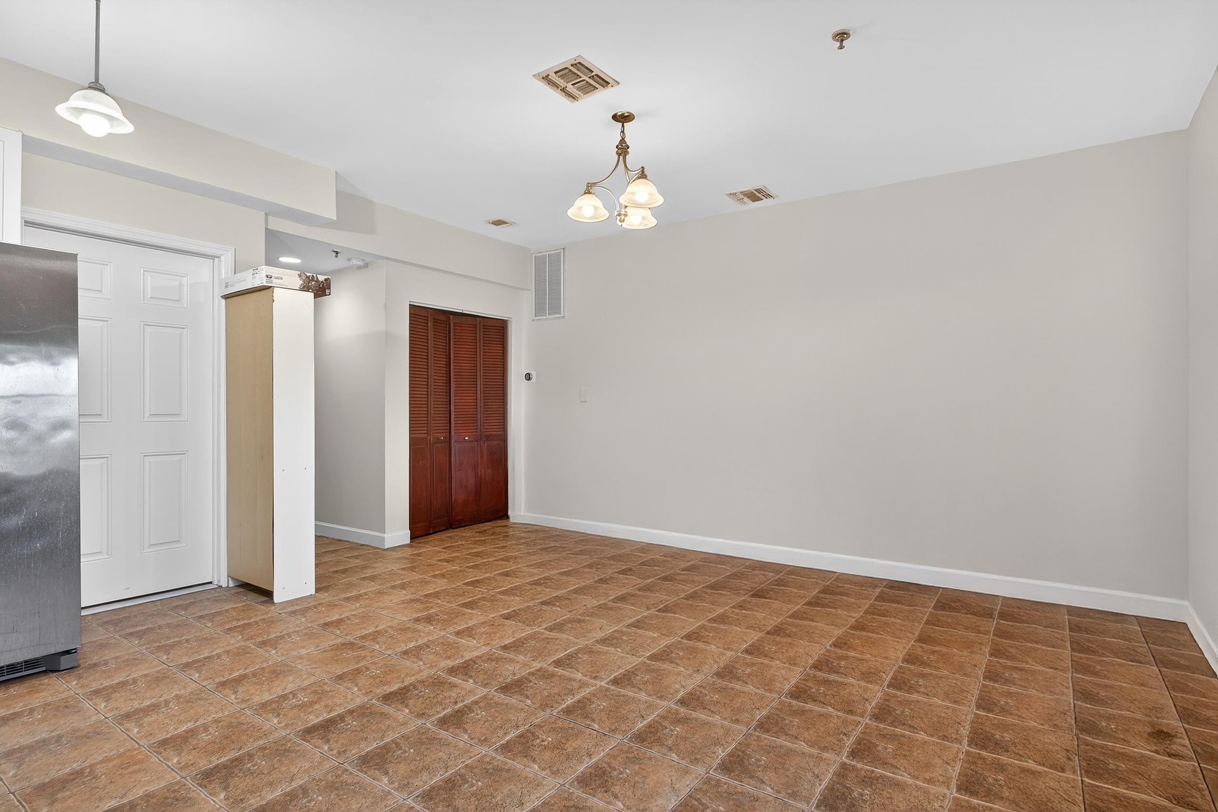 620 38th Street, Union City, Union City, NJ 07087 - Property photo 4 of 13