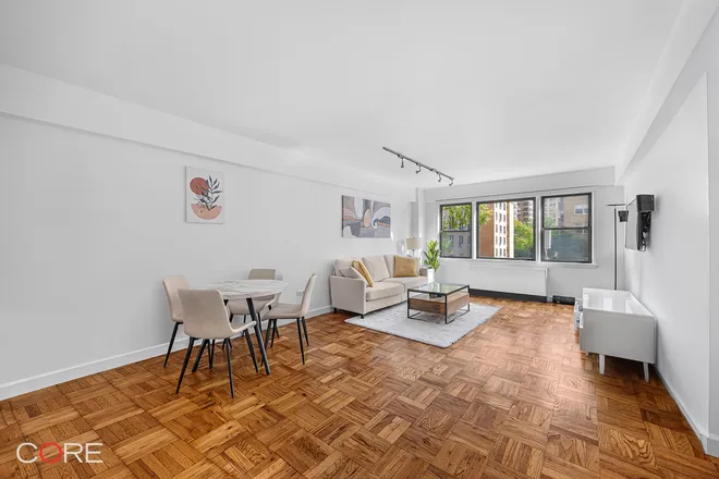 55 East 9th Street #4H, New York, NY 10003